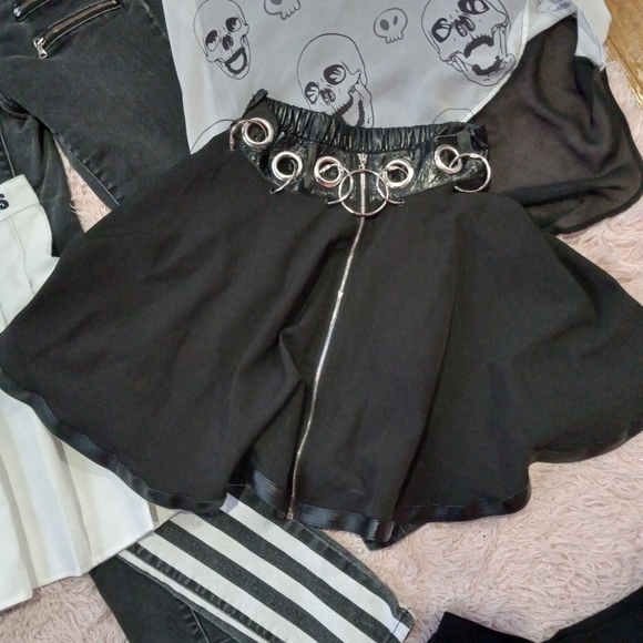 Goth girl starter kit bundle huge lot! 8 pieces blk&wht aesthetic 8 piece- SOLD - Picture 4 of 16